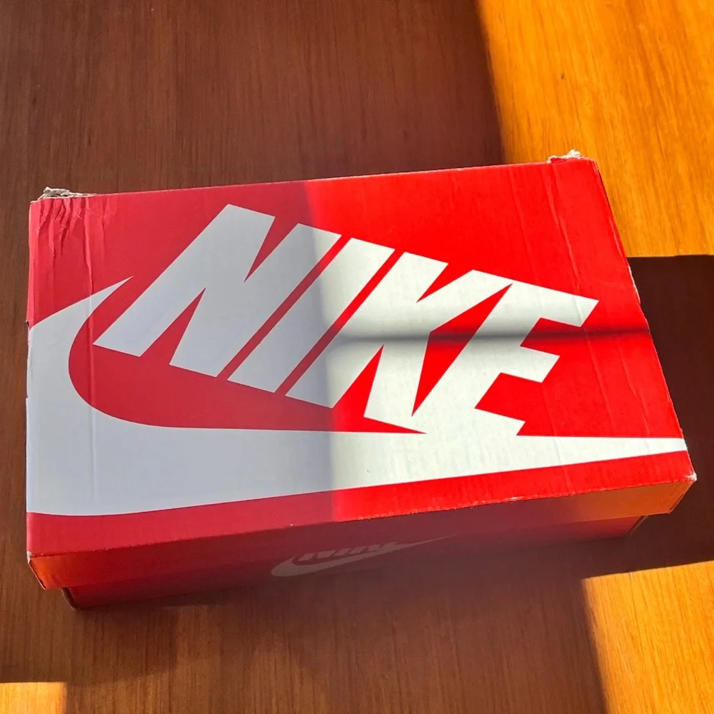 Nike Rosherun Roshe One Shoes Sneakers 749427 033 new Youth Boys Girls Size 2.5Y